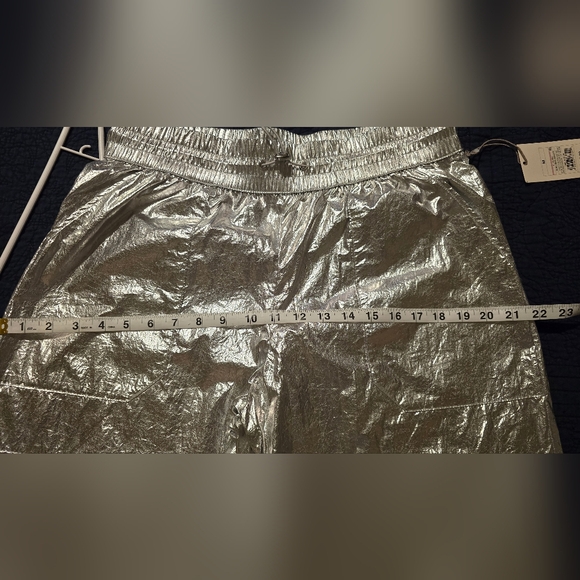 A NEW DAY SILVER METALLIC JOGGER PANTS SIZE M DRAWSTRING WAIST CUFFS SOFT NYLON - Picture 6 of 6